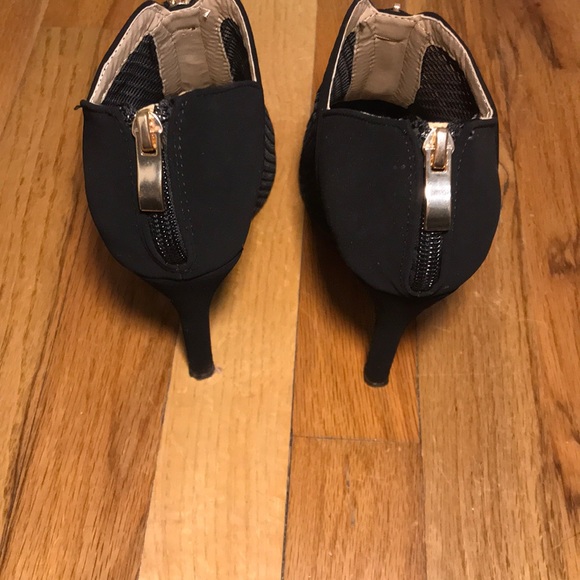 Heels - Picture 3 of 4